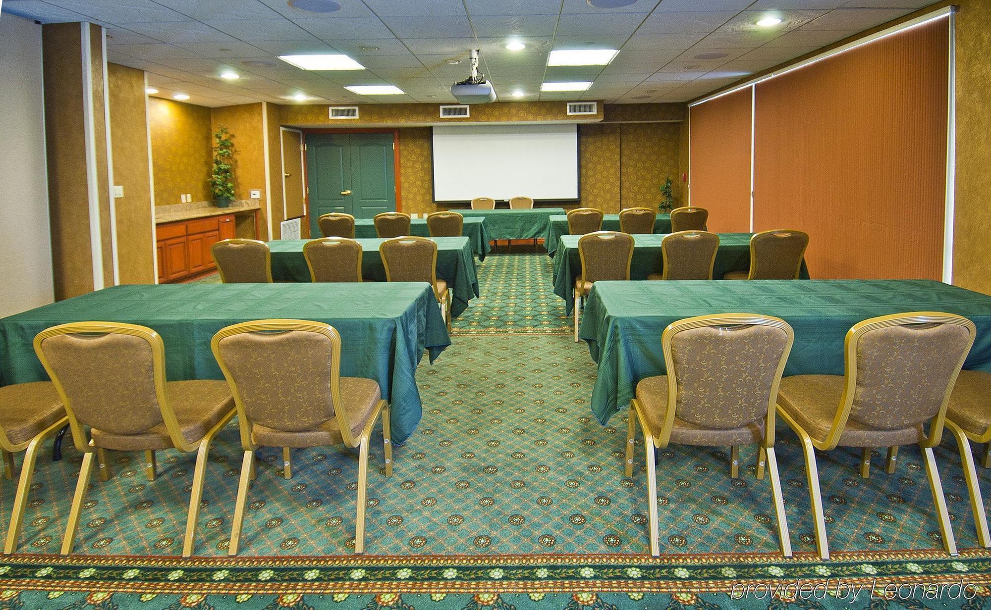 Spark By Hilton רדלנדס עסק תמונה